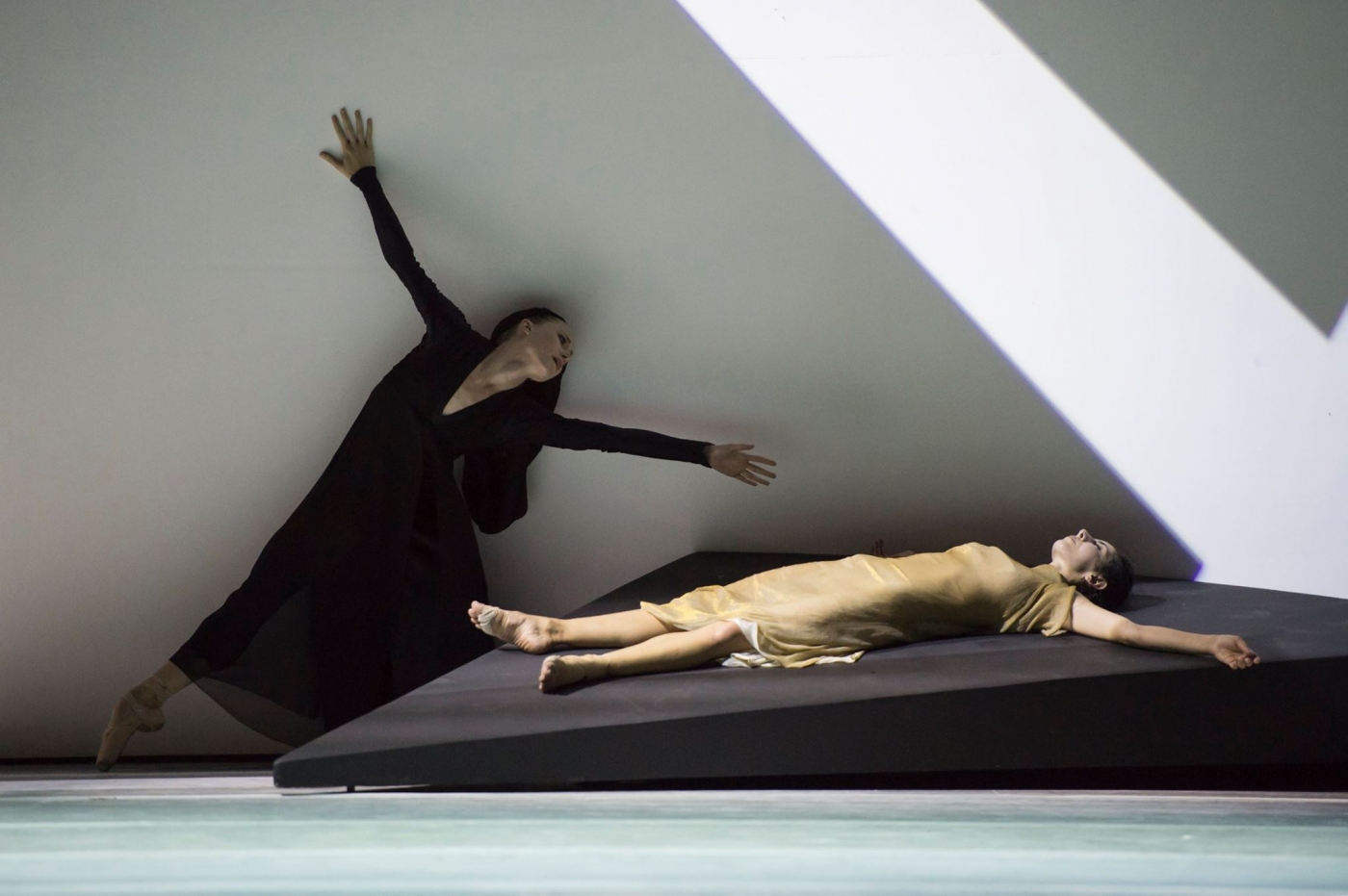 Herald Interview] Monte-Carlo Ballet's minimalist 'Romeo and Juliet' from  Maillot